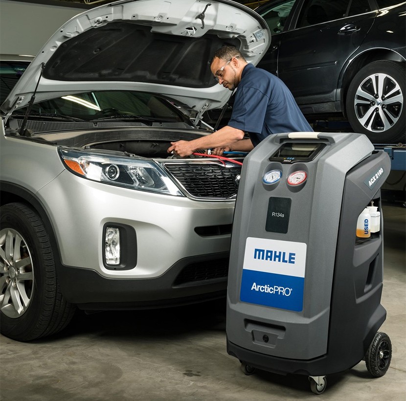 MAHLE ArcticPRO A/C service machine diagnosing a car.